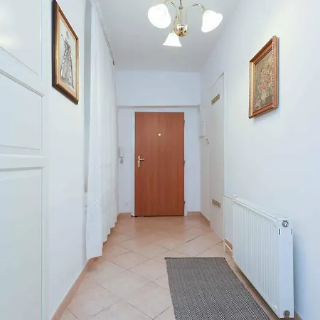 Spacious Steps From The Centre 브라티슬라바