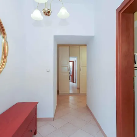 아파트 Spacious Steps From The Centre *